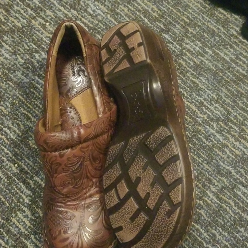 BOC clog shoes